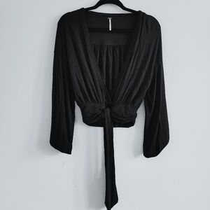 Free People Medium Faux Wrap Top Black That’s A Wrap Kimono Sleeve Deep Vneck XS